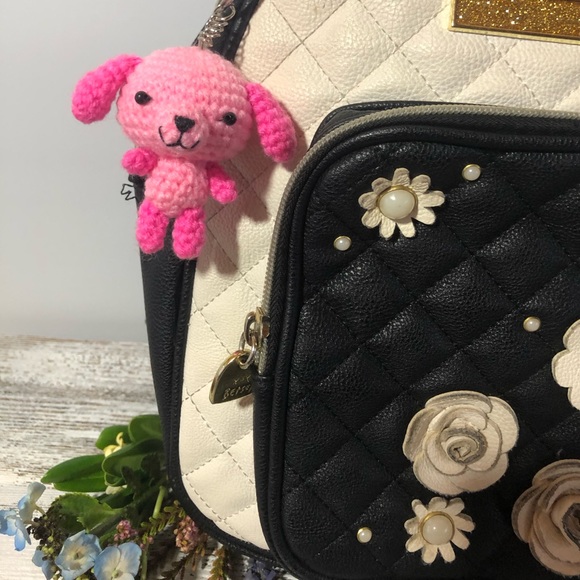 NEW Hand-Knitted Pink Dog Keychain. Handbag or Backpack adornment 💗 - Picture 4 of 6
